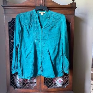 Nine West Vintage America long sleeve green blouse-  lovely embroidered detail